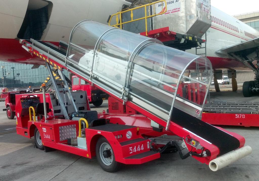 Baggage Conveyor in Operation