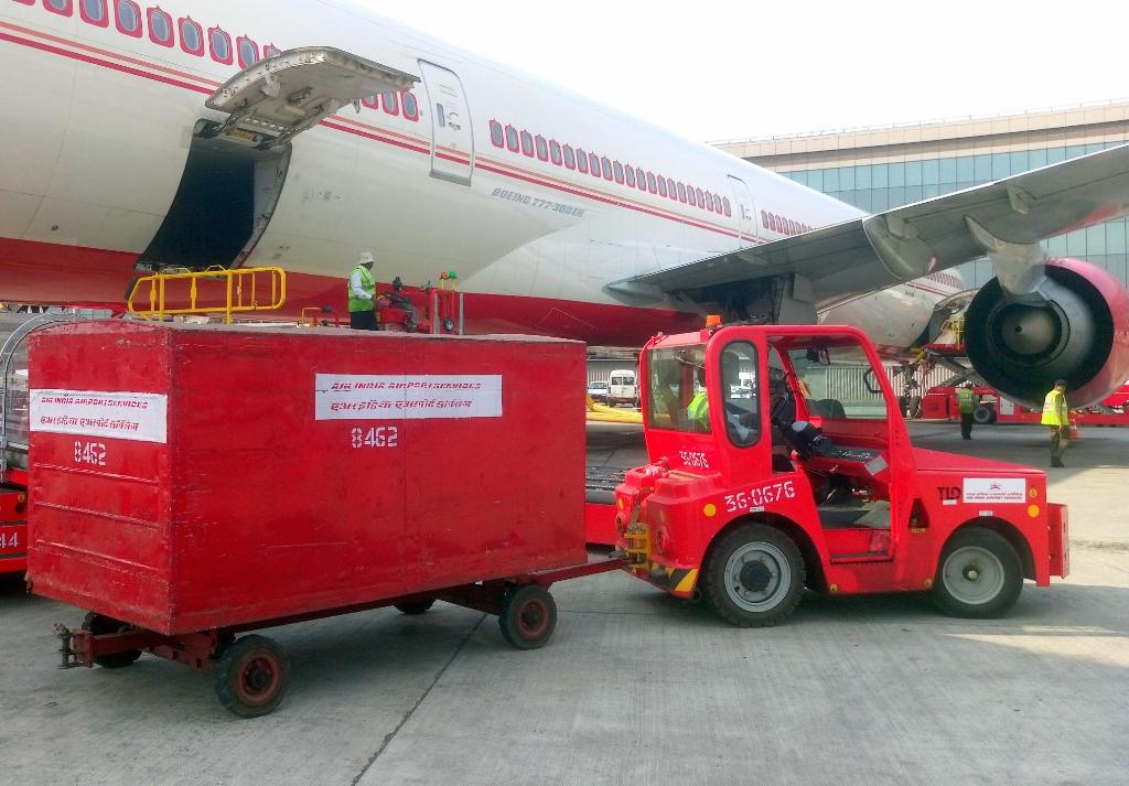 Tow Tug Diesel in Operation