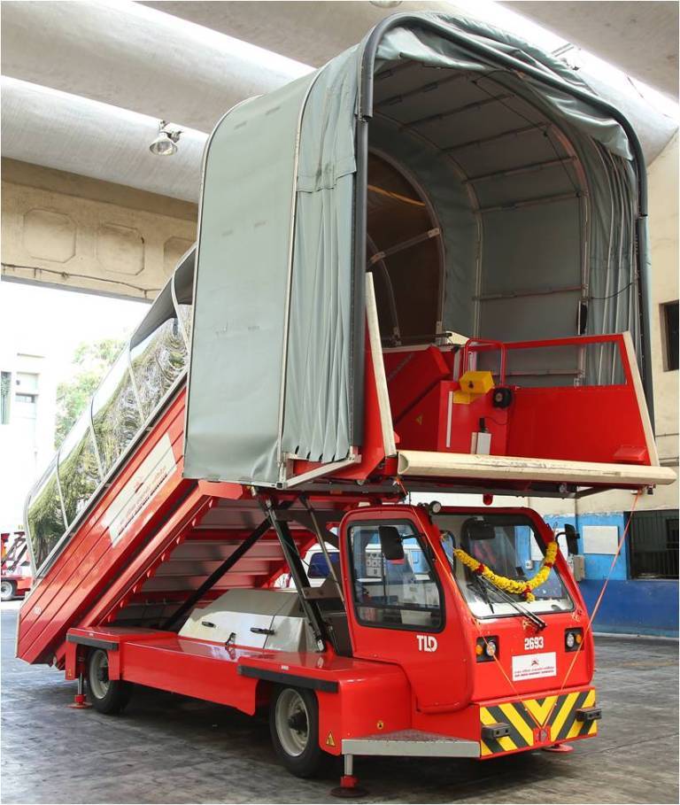 Motorized Passenger Step Ladder